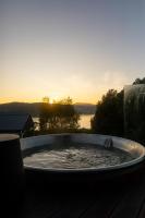 Woodland Bay Retreat-Hot tub,Sauna and Bayview Retreat - Chambres d'hôtes Lymington