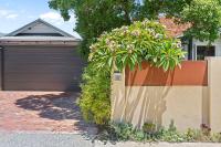 Cottage Gem - 2BR Parkside Retreat - Bed and Breakfast Bicton