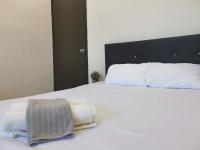 B&B Bukit Mertajam - Cosy 19 white house@Bukit Mertajam, Alma penang - Bed and Breakfast Bukit Mertajam