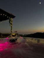 Casa Rural Málaga Monkey Love con jacuzzi - B&B Iznate