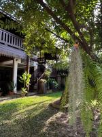 SJ house Unique wood Thai style - B&B