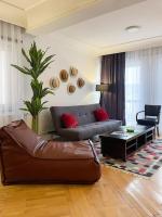 B&B Prishtina - Etern Stays - Nest Apartment - Bed and Breakfast Prishtina