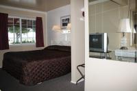 Zimmer mit Kingsize-Bett