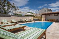 Villa Katja near Pula with whirlpool only 3 km from the beach - B&B Krnica