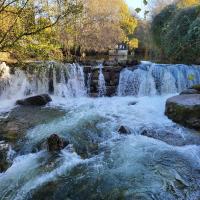 WHome Riverfront Retreat with Exclusive Waterfall Views - B&B Baião