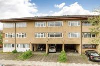 Cosy Central MK Apartment Sky Tv Netflix and Free Parking - B&B