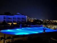 Un Studio de Charme Vue Mer & Piscine d'Exception - B&B Cannes