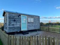 Luxury Shepherd Hut - Bed and Breakfast Kelham