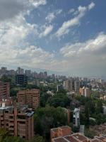 Hermosa Vista Apartamento Poblado Medellín - Ferienwohnung