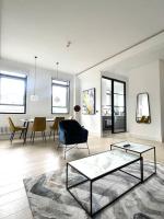 Central & Stylish 2 Bedroom Apartment - B&B