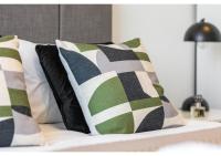 Beckenham Beauty: Modern 1-Bedroom Abode - Ferienwohnung Beckenham