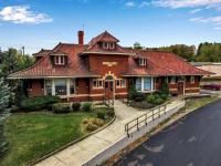 Historic Springville Train Depot Inn Hotel Apartment - Chambres d’hôtes Springville
