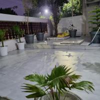 Leela Homestay Indore - Tulip - 2 BHK Luxury apartment - Ferienwohnung