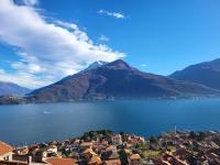 Amazing Lake View Apartment with Pool and 2 Terraces, Modern Urio, by STAYHERE-LAKECOMO - B&B Carlazzo