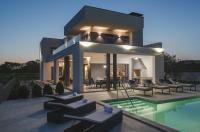 Villa Una in Pula with heated pool and whirlpool - B&B