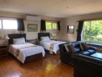 Bee’s Knees Cottage - B&B Winterton
