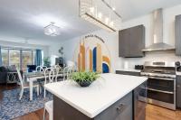 Modern Townhome, Large Game Room, 10min to Downtown! Sleeps 10! - Chambres d’hôtes Nashville