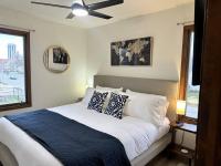 B&B Springfield - Capital Suite on 6th Street - King Bed / Downtown! - Bed and Breakfast Springfield