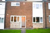 2ndHomeStays -Willenhall-Charming 3-Bedroom Home - B&B