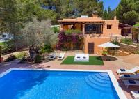 B&B Ses Paisses - Villa in San Rafael Sleeps 12 - Bed and Breakfast Ses Paisses