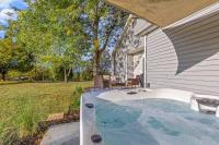 The Luxe/Hot Tub/Putt Putt/10 Miles Shaker Village - B&B