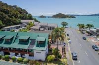 The Swiss Chalet Apartment 9 - Seaview - Top Floor - Air Conditioning & Wi-Fi - Bay of Islands - B&B