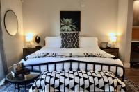 B&B Orange - SouthWestern - Modern Studio [] CHOC & St Joseph's - Bed and Breakfast Orange