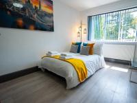 B&B Farnborough - Central Apartment 3 Beds Near Station Fee Parking - Bed and Breakfast Farnborough