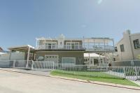 B&B Jeffreys Bay - Surf n Sea Beachfront Holiday Home - Bed and Breakfast Jeffreys Bay