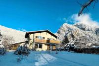 -The Urbanist- Mountainview Parking Garden 3BD - Chambres d’hôtes