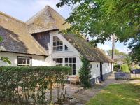 B&B Groet - Luxuriously restored farmhouse with trendy interior close to sea and forest - Bed and Breakfast Groet