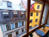 Elegant Old Town Toffee Bliss Apartment, SELF Check-In, Steps from Bus Station - Chambres d'hôtes Riga
