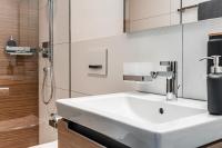 Apartment with Mountain View