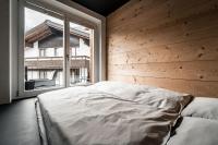 Apartment with Mountain View