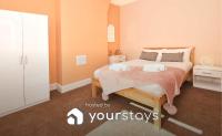 B&B Stoke-on-Trent - All Saints House by YourStays - Bed and Breakfast Stoke-on-Trent