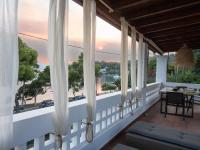 B&B Póros - Seaview Apartment - Poros Relaxing Beachfront Flat - Bed and Breakfast Póros