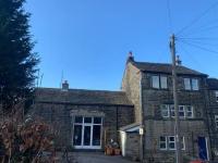 B&B Holmfirth - Spacious, Sunny Double Bedroom in Home Stay Quirky Cottage, Near Holmfirth - Bed and Breakfast Holmfirth