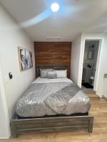 Standard Queen Studio with Kitchen and Den