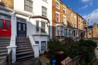 Arte Stays - 2 Bed Luxurious Flat, Garden, 5min Dalston st., Parking Available, Serviced Accommodation - up to 5 ppl - B&B