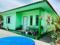 Ambiente famíliar - Wi-Fi rápido - cozinha exclusiva e equipada - varanda com churrasqueira - 1 km da praia e 5 km da charmosa Praia da Vila - B&B Imbituba