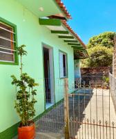 Casa Privativa com Varanda Gourmet e Churrasqueira- Pet Friendly- Wi-Fi e Garagem - Bed and Breakfast Imbituba