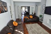 Cozy & Elegant 4 Bedroom Home Near Wembley - B&B The Hyde