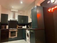 City Apartment - Sleeps 4 & Free Parking - B&B Belfast