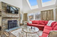 Highridge A3 Ultimate Mountain Getaway 3-Bedroom Retreat with Fireplace, Hot Tub & Pool - Ferienwohnung Killington