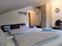 Doppel- oder Zweibettzimmer