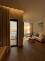 B&B Ha Long - Modern Apartment Beachfront at Ha Long Bay - Bed and Breakfast Ha Long