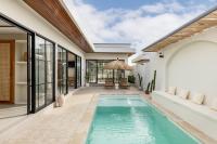 Modern Luxe 2BD w/Cinema + Pool - Ferienwohnung