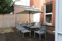 PEMBROKE by BOURNECOAST - A Large Six Bedroom Holiday Home Near the Sandy Beaches and Shops - HB8380 - Chambres d'hôtes Bournemouth