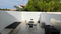 Bel Appartement climatisé, tout équipé, avec terrasse, à 5 minutes des plages - Chambres d'hôtes Saintes-Maries-de-la-Mer