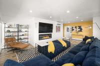 Updated 3BR 2BA Retreat w Hot Tub & City Views - Bed and Breakfast Salt Lake City